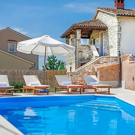 Сasa de vacaciones Charming Holiday With Garden