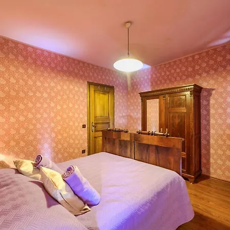 Holiday home Charming Holiday With Garden *